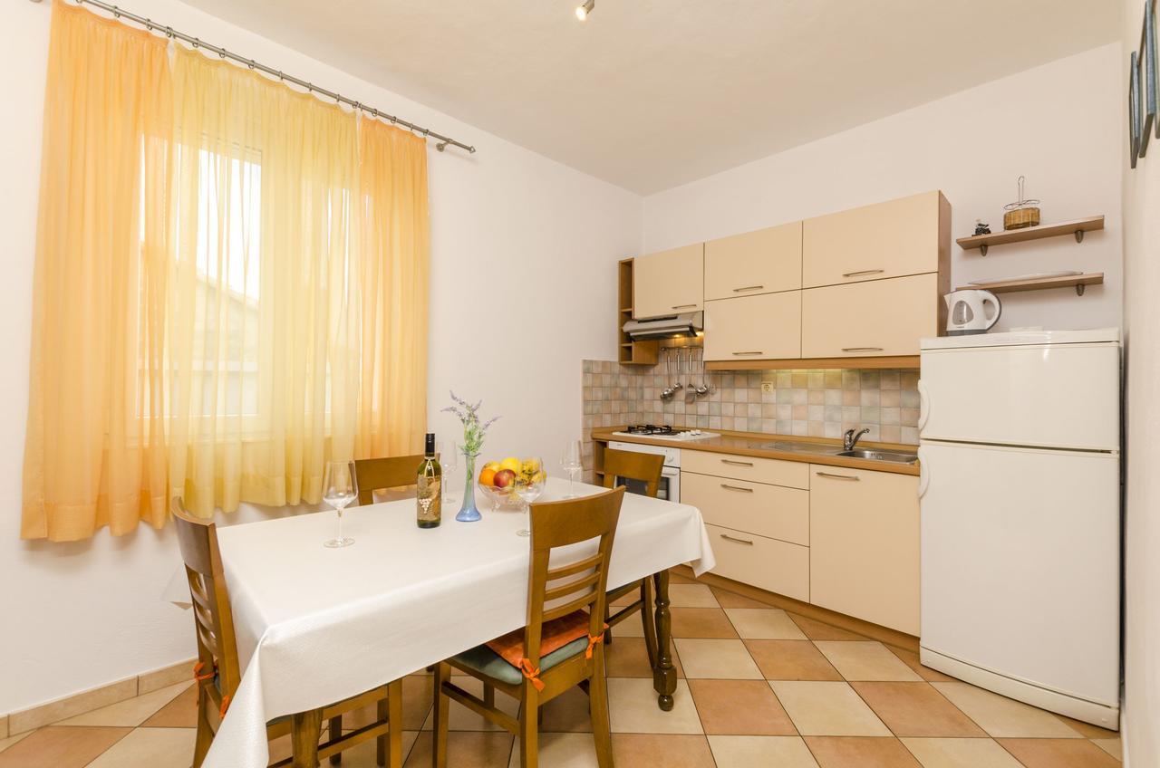 Apartment Antonija Primosten Ngoại thất bức ảnh
