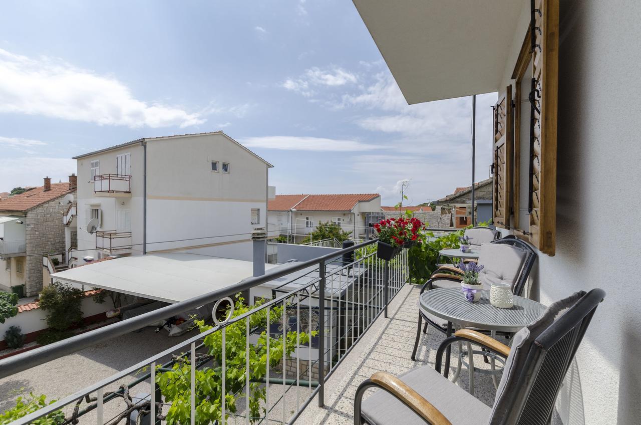 Apartment Antonija Primosten Ngoại thất bức ảnh