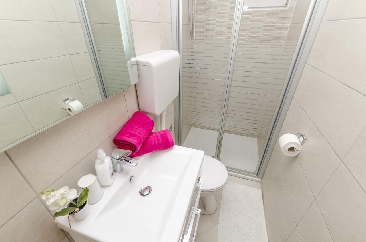 Apartment Antonija Primosten Ngoại thất bức ảnh