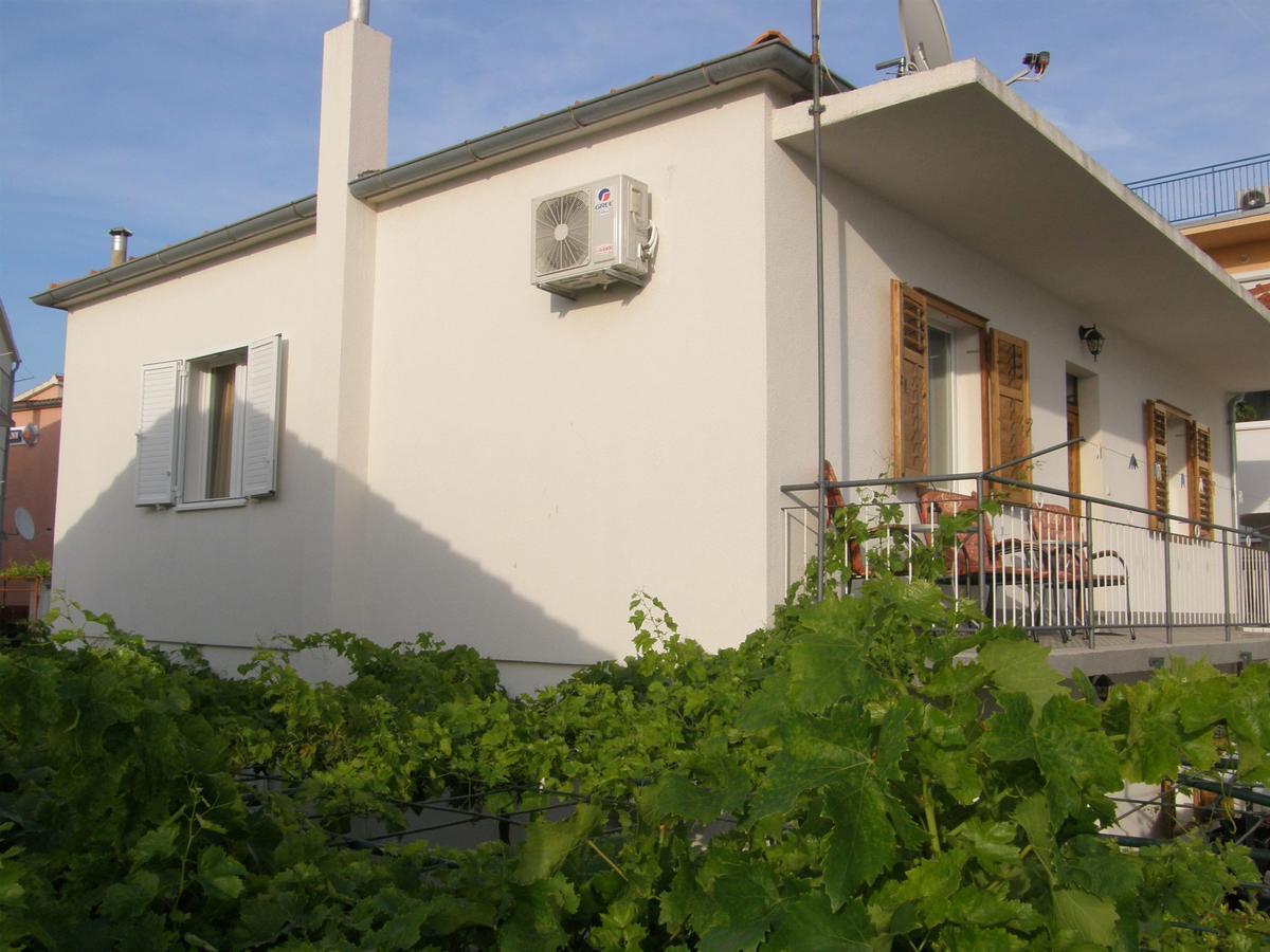 Apartment Antonija Primosten Ngoại thất bức ảnh